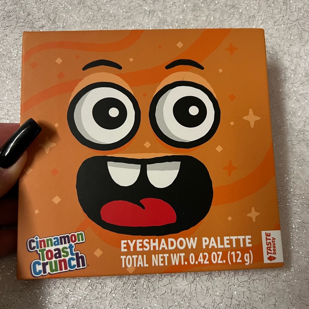 Cinnamon Toast Crunch eyeshadow palette